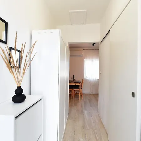 Apartment Fuer 2 Personen 1 Kind Ca 40 Qm In Bei Zadar, Dalmatien Norddalmatien Ljubac (Zadar)