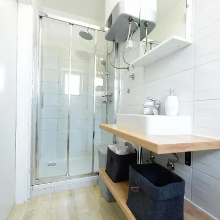 Apartment Fuer 2 Personen 1 Kind Ca 40 Qm In Bei Zadar, Dalmatien Norddalmatien Ljubac (Zadar)