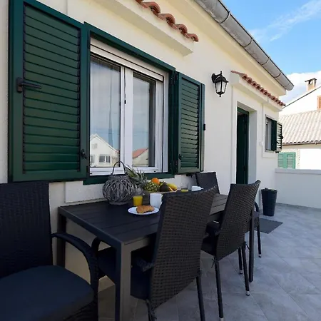 Apartment Fuer 2 Personen 1 Kind Ca 40 Qm In Bei Zadar, Dalmatien Norddalmatien Ljubac (Zadar)